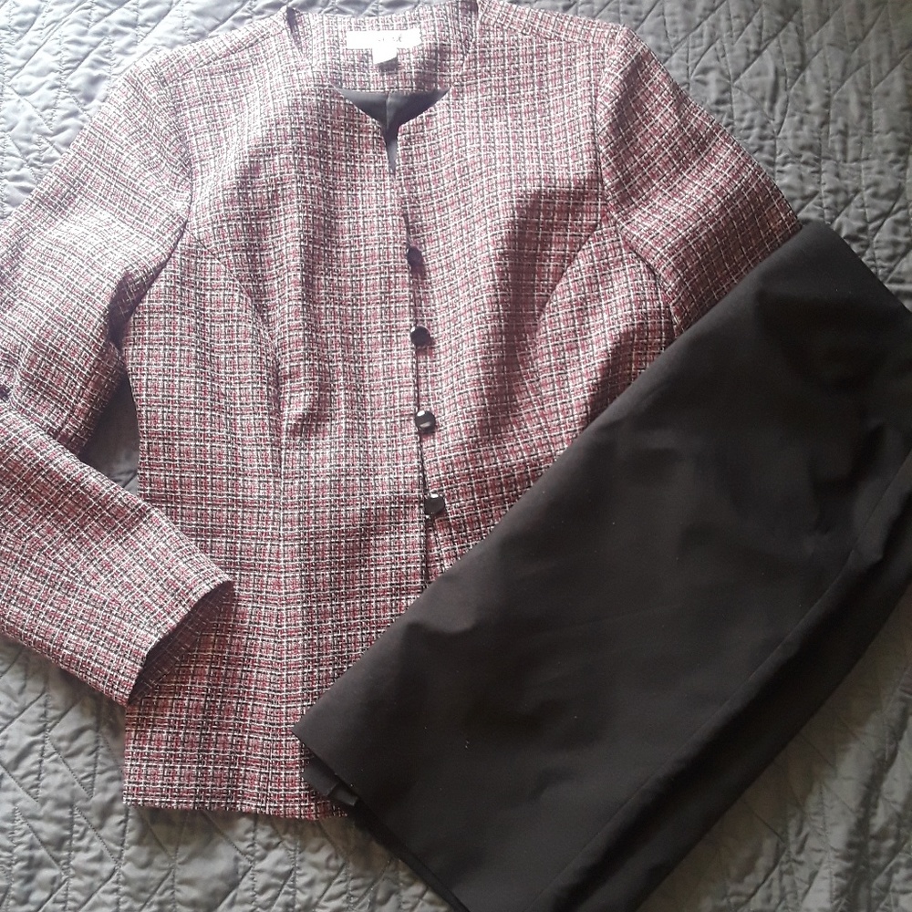 Woman's skirt suit